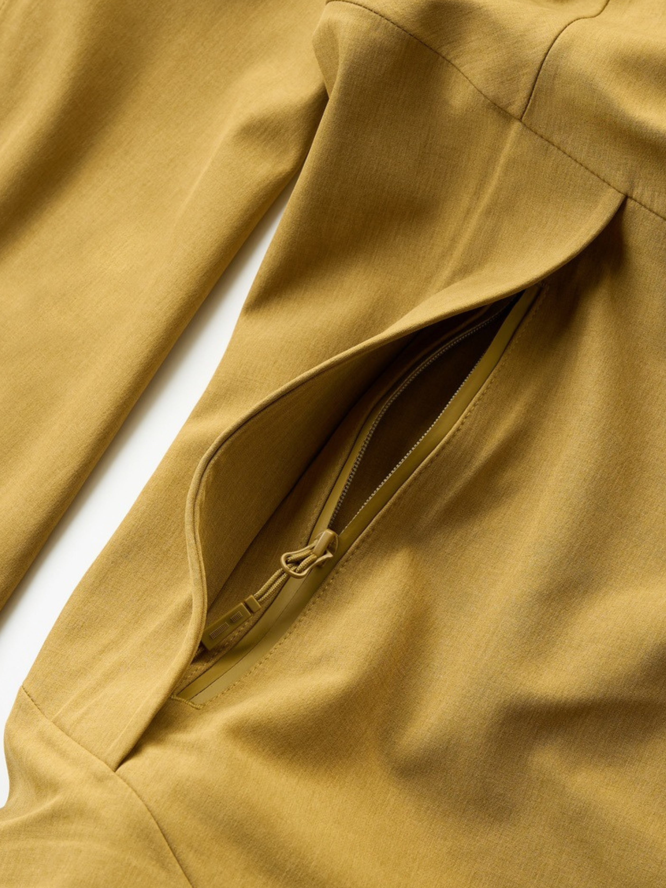Skybloom - Seamless Windproof & Water-Repellent Softshell Jacket