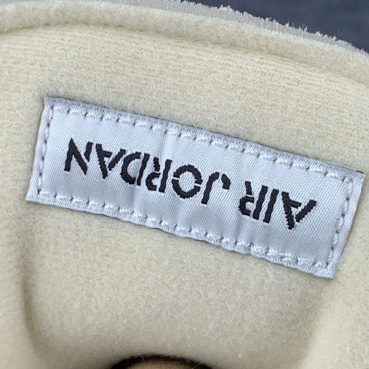 Off-White x Wmns Air Jordan 4 Retro SP 'Sail'